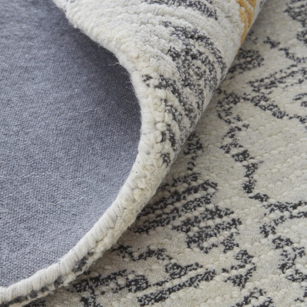 HomeRoots 5' Gray and Ivory Wool Geometric Hand-Tufted Area Rug for Elegant Living Spaces and Comfort 5' X 8' 511711