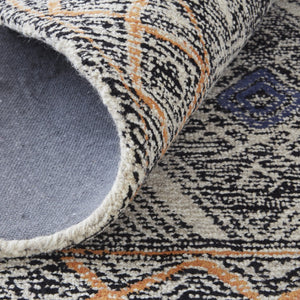 HomeRoots 4' Handmade Wool Area Rug - Distressed Geometric Design in Black, Ivory & Green for Timeless Style 4' X 6' 511716