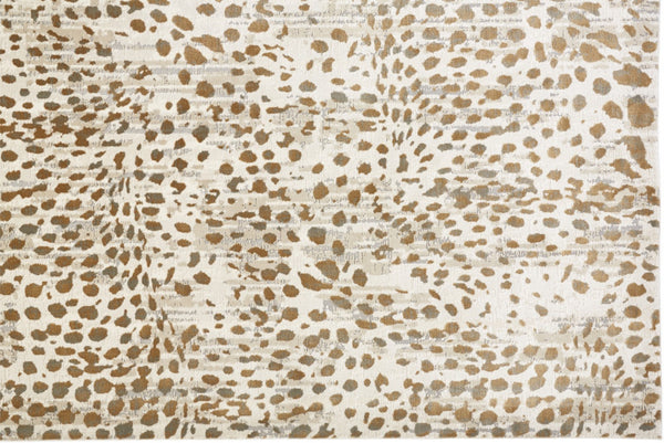HomeRoots 5' Brown and Ivory Abstract Area Rug – Stain Resistant, Durable Design for Modern Living Spaces 5' X 8' 511764