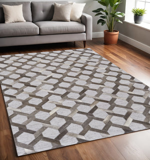 Homeroots 5' X 8' Gray Geometric Hand Woven Area Rug  Viscose 511792