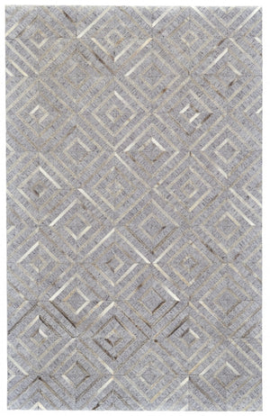 HomeRoots 5' Gray and Ivory Geometric Hand-Woven Area Rug - Contemporary Design for Any Room Décor 5' X 8' 511796