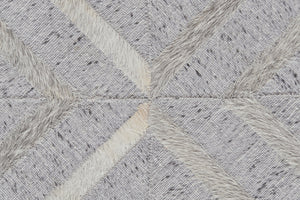 Homeroots 2' Geometric Hand Woven Area Rug In Gray Taupe & Ivory - Unique Artisan Design For Cozy Spaces 2' X 3' Viscose 511799