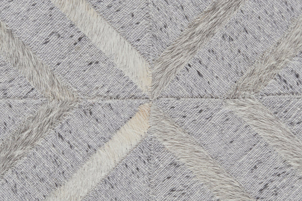Homeroots 2' Geometric Hand Woven Area Rug In Gray Taupe & Ivory - Unique Artisan Design For Cozy Spaces 2' X 3' Viscose 511799