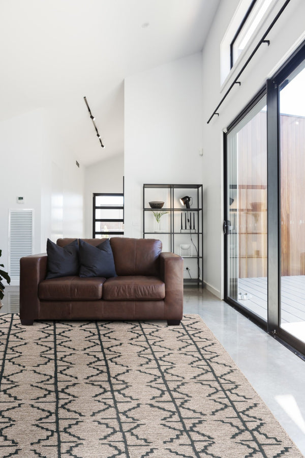 HomeRoots 4' Hand-Tufted Wool Geometric Area Rug in Black and Taupe - Soft, Durable, Unique, and Stylish 10' X 13' 511835