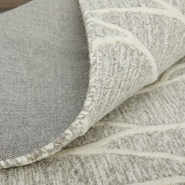 Homeroots 4' X 6' Taupe And Ivory Wool Abstract Tufted Handmade Stain Resistant Area Rug Taupe,Ivory Wool 511850