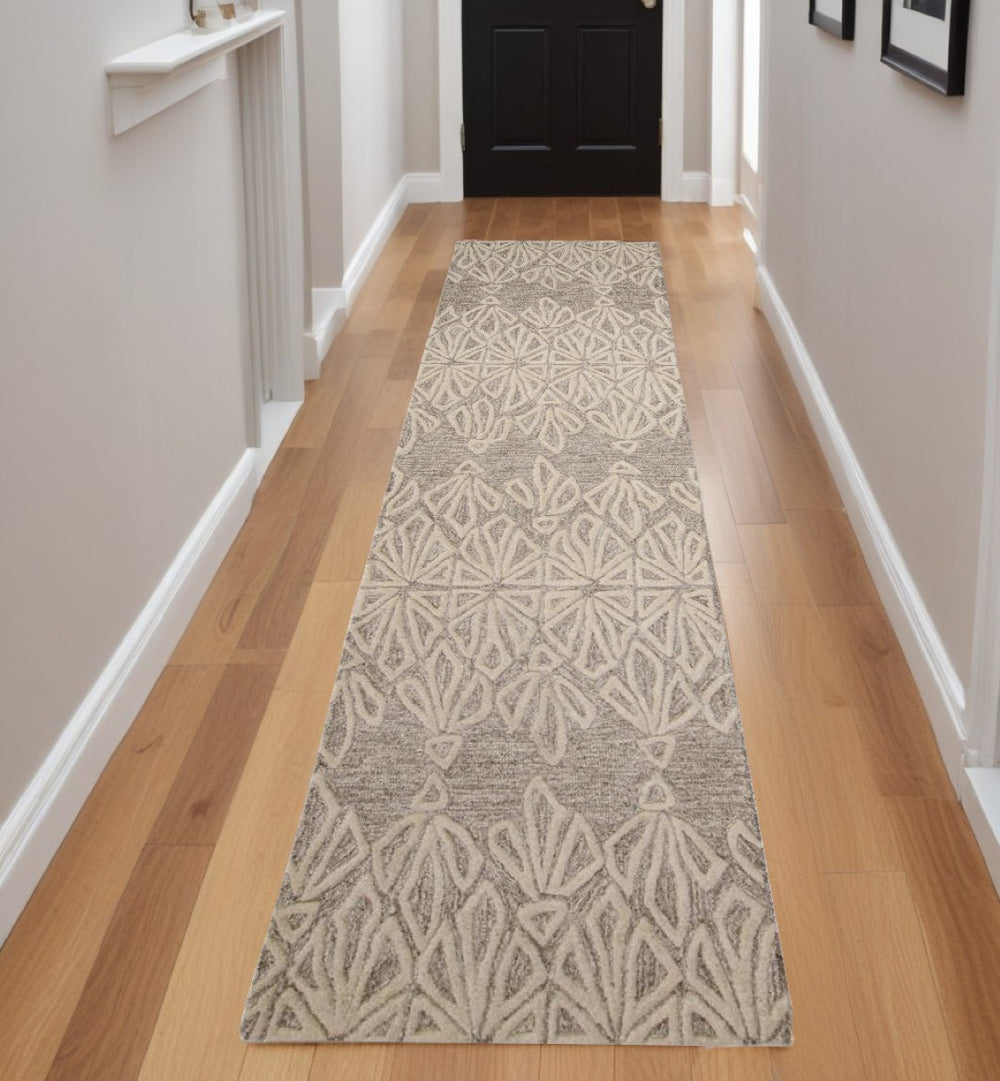 HomeRoots 5' Handmade Wool Area Rug in Tan and Ivory Geometric Design - Stain Resistant for Easy Care 8' Runner 511860
