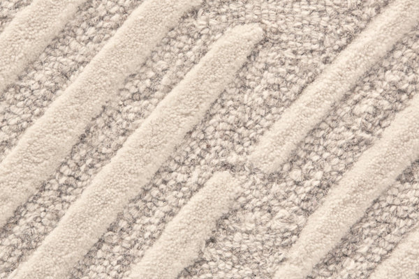 HomeRoots 4' Handmade Wool Area Rug with Geometric Design - Stain Resistant, Soft, and Stylish for Any Room 5' X 8' 511863