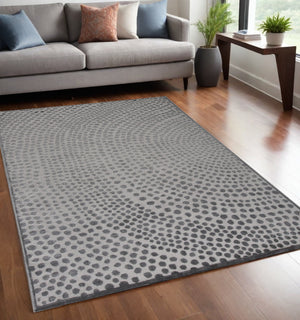Homeroots 5' X 7' Gray Silver And Ivory Abstract Stain Resistant Area Rug  Polypropylene 511886