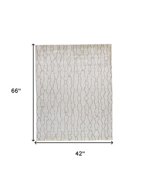HomeRoots 4' Hand Woven Gray and Ivory Abstract Area Rug - Modern Elegance for Any Living Space or Office 4' X 6' 511930