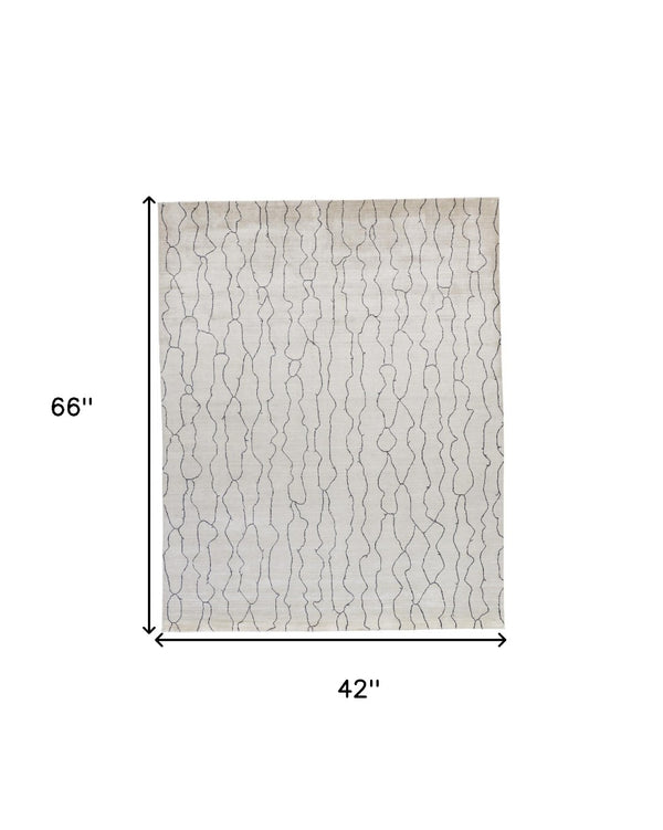 HomeRoots 4' Hand Woven Gray and Ivory Abstract Area Rug - Modern Elegance for Any Living Space or Office 4' X 6' 511930