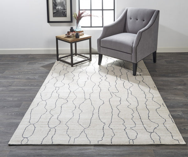HomeRoots 4' Hand Woven Gray and Ivory Abstract Area Rug - Modern Elegance for Any Living Space or Office 5' X 8' 511931
