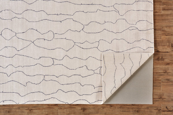 HomeRoots 4' Hand Woven Gray and Ivory Abstract Area Rug - Modern Elegance for Any Living Space or Office 5' X 8' 511931