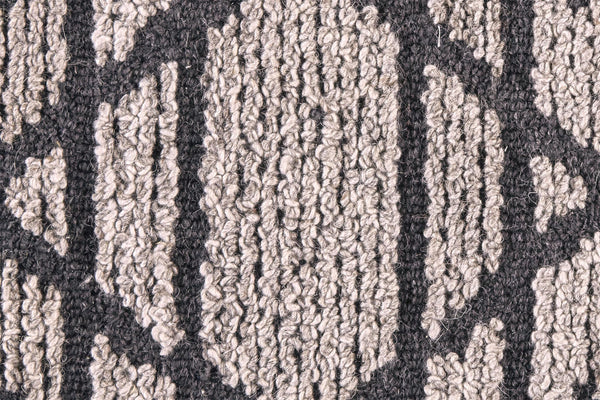Homeroots 8' Black And Taupe Round Wool Paisley Hand Tufted Area Rug  Wool 512009