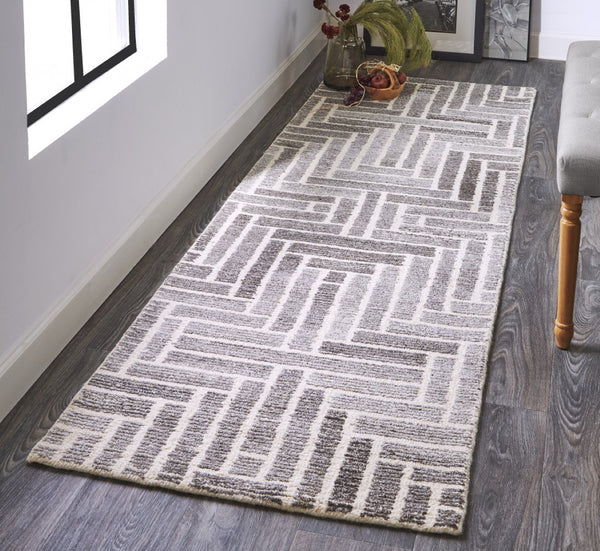 HomeRoots 5' Hand-Tufted Wool Area Rug with Modern Tan and Gray Geometric Design for Cozy Contemporary Spaces 8' Runner 512017