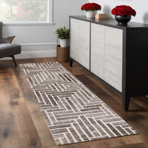 HomeRoots 5' Hand-Tufted Wool Area Rug with Modern Tan and Gray Geometric Design for Cozy Contemporary Spaces 8' Runner 512017