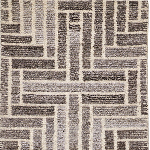 HomeRoots 5' Hand-Tufted Wool Area Rug with Modern Tan and Gray Geometric Design for Cozy Contemporary Spaces 8' Runner 512017