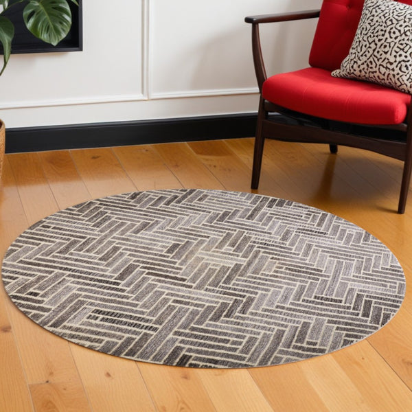 HomeRoots 5' Hand-Tufted Wool Area Rug with Modern Tan and Gray Geometric Design for Cozy Contemporary Spaces 8' Round 512018