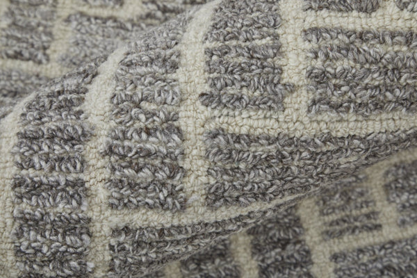 HomeRoots 5' Hand-Tufted Wool Area Rug with Modern Tan and Gray Geometric Design for Cozy Contemporary Spaces 10' Round 512019