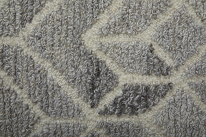 HomeRoots 9' Gray and Ivory Wool Geometric Hand-Tufted Area Rug for Elegant Living Spaces and Cozy Comfort 8' Round 512027