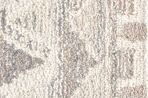 HomeRoots 5' Wool Geometric Area Rug in Beige, Ivory & Gray – Soft, Hand-Tufted Comfort for Any Room 8' Round Round 512036