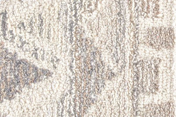 HomeRoots 5' Wool Geometric Area Rug in Beige, Ivory & Gray – Soft, Hand-Tufted Comfort for Any Room 8' Round Round 512036
