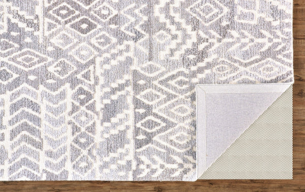 HomeRoots 5' Modern Gray and White Abstract Geometric Hand-Tufted Wool Area Rug for Stylish Home Décor 5' X 8' 512040