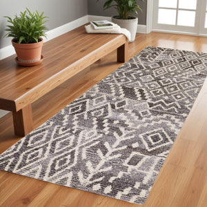HomeRoots 5' Modern Gray and White Abstract Geometric Hand-Tufted Wool Area Rug for Stylish Home Décor 8' Runner 512044