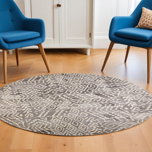 HomeRoots 5' Modern Gray and White Abstract Geometric Hand-Tufted Wool Area Rug for Stylish Home Décor 8' Round 512045