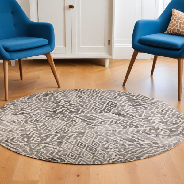 HomeRoots 5' Modern Gray and White Abstract Geometric Hand-Tufted Wool Area Rug for Stylish Home Décor 8' Round 512045