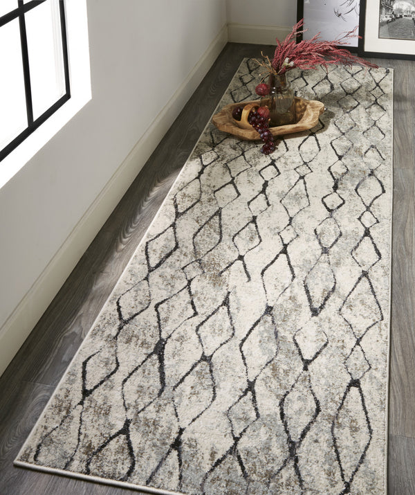 Homeroots 8' Gray And Ivory Abstract Runner Rug  Polypropylene 512069