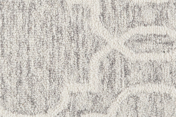 HomeRoots 5' Hand-Tufted Wool Area Rug in Ivory and Gray - Modern Geometric Design for Stylish Interiors 5' X 8' 512188