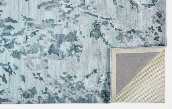 HomeRoots 4' Hand-Tufted Area Rug in Blue and Green Abstract Design – Perfect for Modern Living Spaces! 4' X 6' 512244