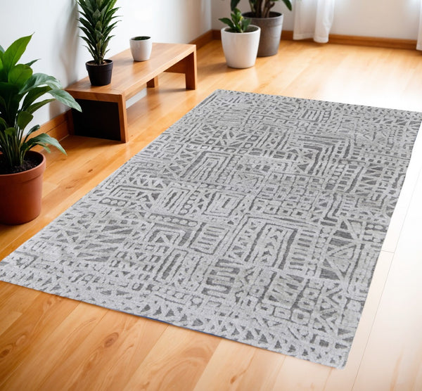 HomeRoots 4' Gray and Silver Geometric Area Rug - Stain-Resistant Modern Design for Stylish Homes and Offices 4' X 6' 512269