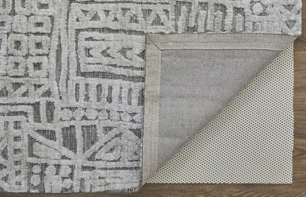 HomeRoots 4' Gray and Silver Geometric Area Rug - Stain-Resistant Modern Design for Stylish Homes and Offices 4' X 6' 512269
