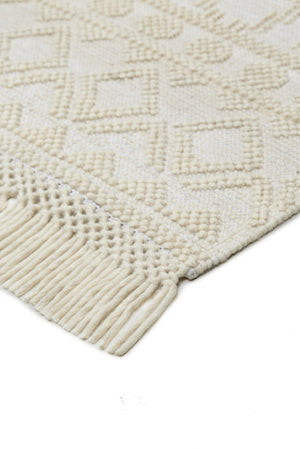 HomeRoots 5' Hand Woven Wool Area Rug with Geometric Design and Fringed Edges for Timeless Home Décor Ivory/Tan 5' x 8' 512368