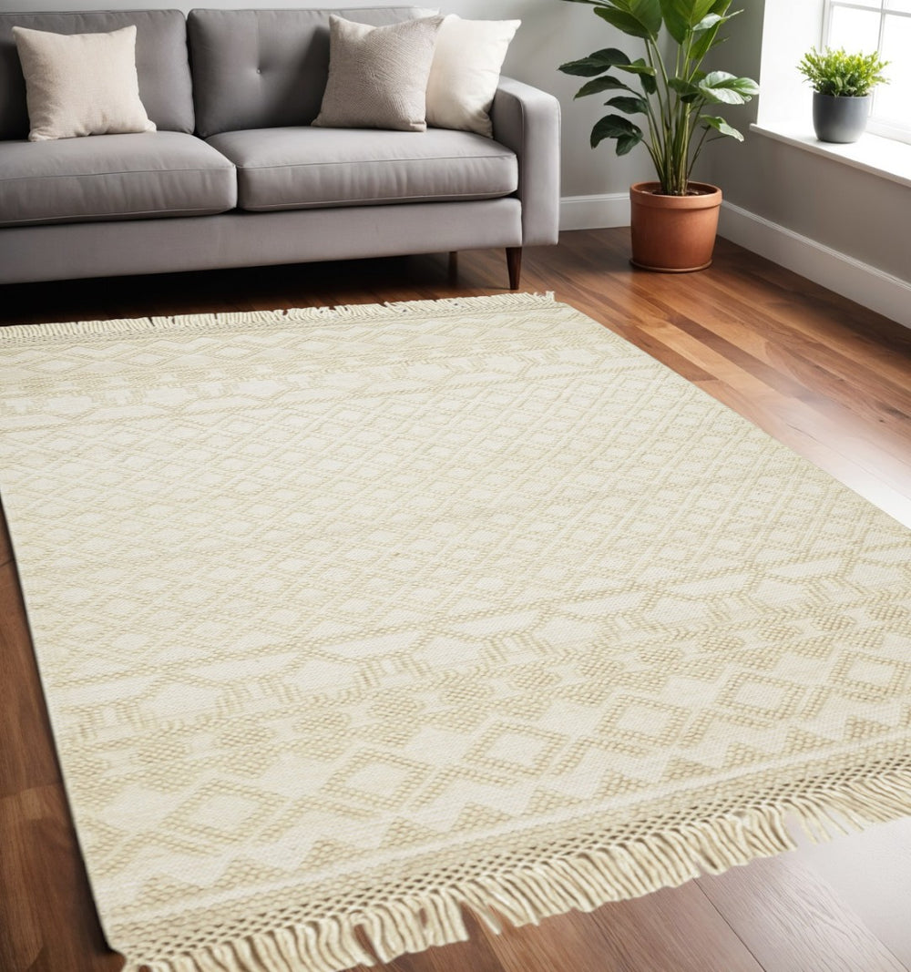 HomeRoots 5' Hand Woven Wool Area Rug with Geometric Design and Fringed Edges for Timeless Home Décor Ivory/Tan 5' x 8' 512368