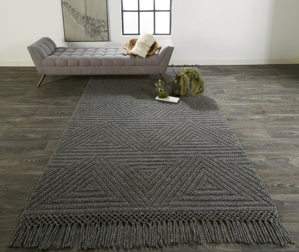 HomeRoots 5' Gray Wool Geometric Hand-Woven Area Rug with Elegant Fringed Edges for Timeless Home Style 5' X 8' 512372