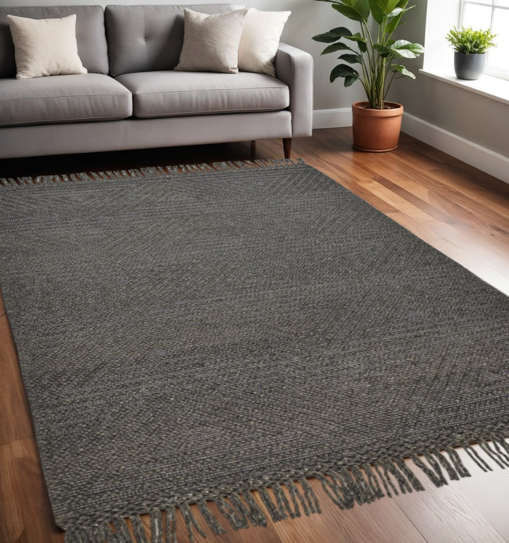 HomeRoots 5' Gray Wool Geometric Hand-Woven Area Rug with Elegant Fringed Edges for Timeless Home Style 5' X 8' 512372