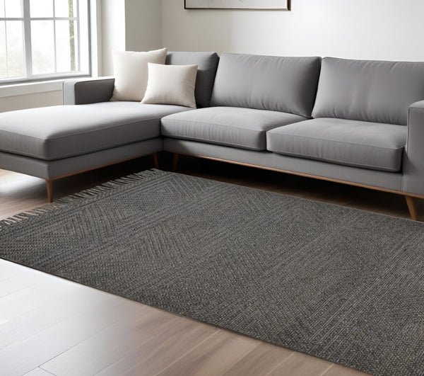HomeRoots 5' Gray Wool Geometric Hand-Woven Area Rug with Elegant Fringed Edges for Timeless Home Style 8' X 10' 512373