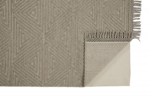 HomeRoots 5' Gray Wool Geometric Hand-Woven Area Rug with Elegant Fringed Edges for Timeless Home Style 5' X 8' 512376