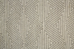 HomeRoots 5' Gray Wool Geometric Hand-Woven Area Rug with Elegant Fringed Edges for Timeless Home Style 5' X 8' 512376