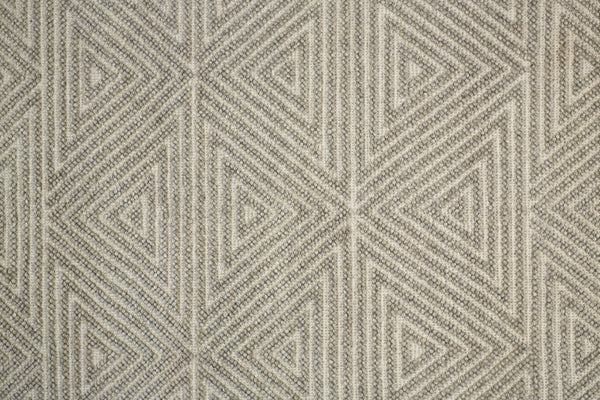 HomeRoots 5' Gray Wool Geometric Hand-Woven Area Rug with Elegant Fringed Edges for Timeless Home Style 5' X 8' 512376