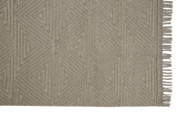 HomeRoots 5' Gray Wool Geometric Hand-Woven Area Rug with Elegant Fringed Edges for Timeless Home Style 5' X 8' 512376
