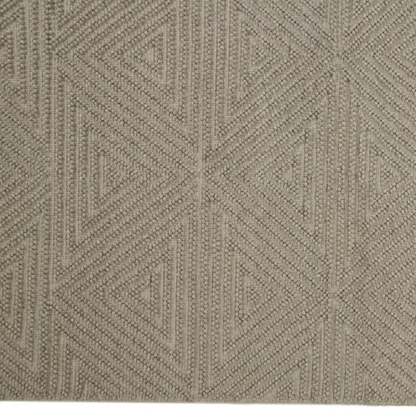 HomeRoots 5' Gray Wool Geometric Hand-Woven Area Rug with Elegant Fringed Edges for Timeless Home Style 5' X 8' 512376