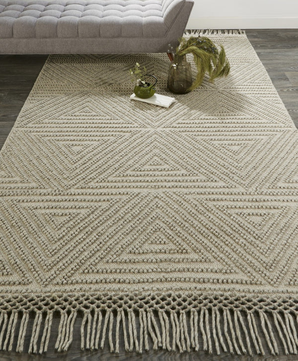 HomeRoots 5' Gray Wool Geometric Hand-Woven Area Rug with Elegant Fringed Edges for Timeless Home Style 8' X 10' 512377
