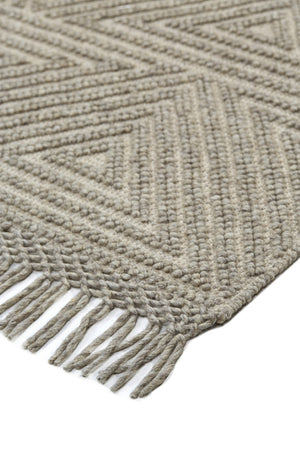 HomeRoots 5' Gray Wool Geometric Hand-Woven Area Rug with Elegant Fringed Edges for Timeless Home Style 8' X 10' 512377