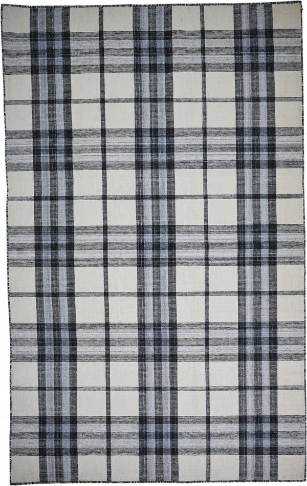 Homeroots 4' X 6' Ivory And Blue Abstract Hand Woven Area Rug Ivory,Blue,Black 100% Pet 512390