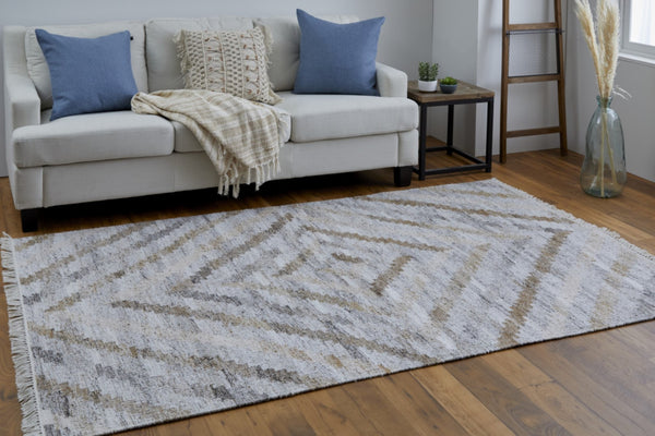 HomeRoots 5' Gray and Brown Hand-Woven Geometric Area Rug with Stylish Tassel Fringe for Modern Homes 5' X 8' 512423