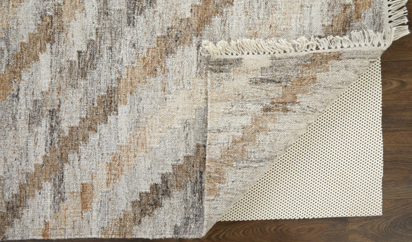 HomeRoots 5' Gray and Brown Hand-Woven Geometric Area Rug with Stylish Tassel Fringe for Modern Homes 8' X 10' 512424