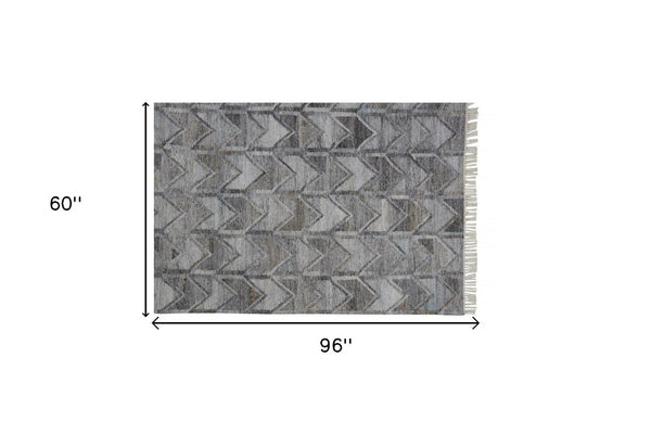 HomeRoots 5' Gray and Black Geometric Hand-Woven Area Rug with Fringe - Eco-Friendly, Durable, and Stylish Design 5' X 8' 512441